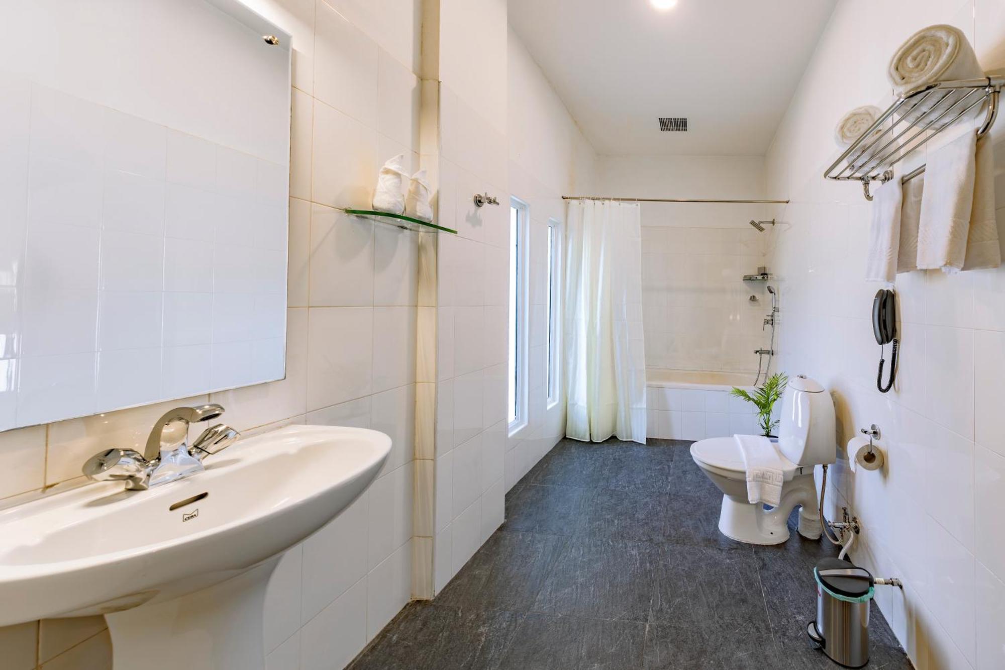 Hotel Narendra Central Muvattupuzha Экстерьер фото